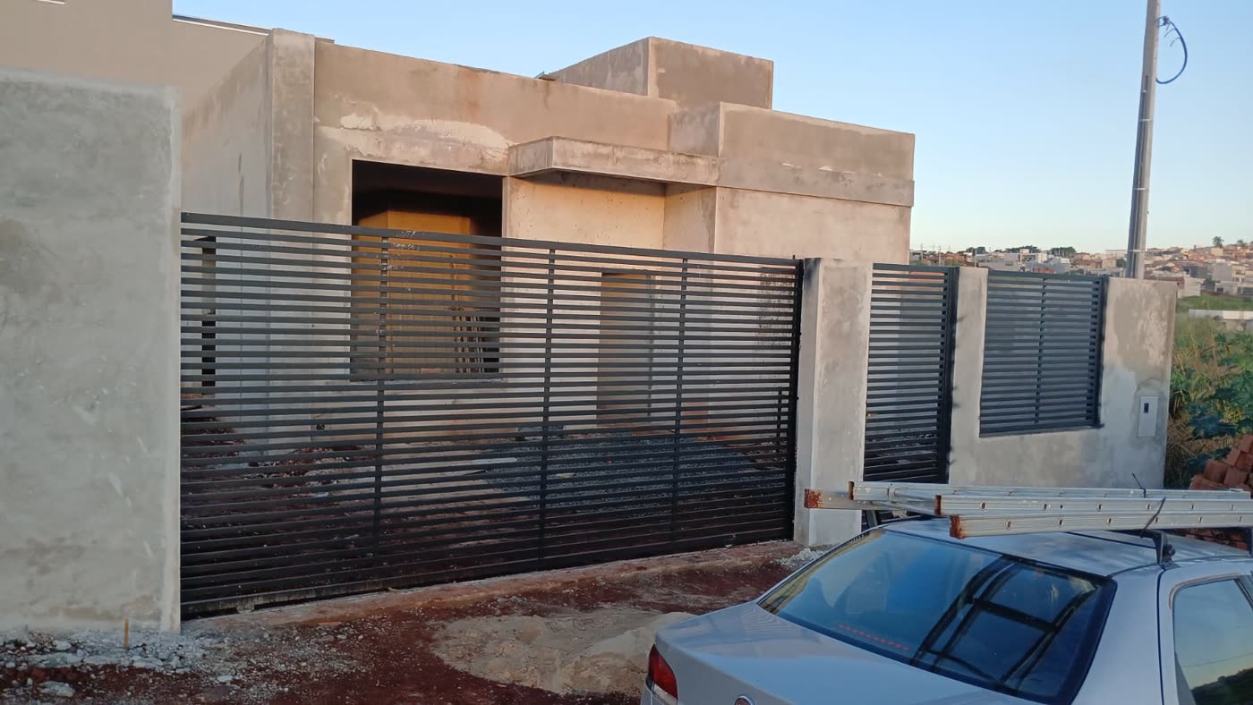Portão ripado em residência